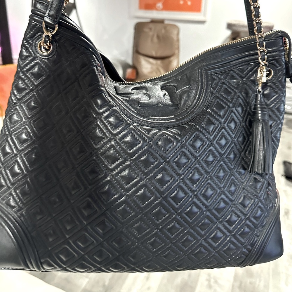 Tory Burch shoulder handbag. Excellent condition.